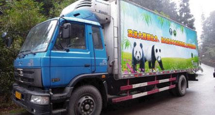 中国側の輸送トラック